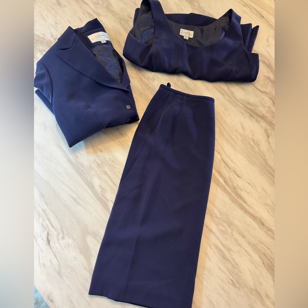 Like-New Tahari Women's Three-Piece Suite Set By Arthur S. Levine Size 8